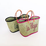 panier artisanal aravola pasika luxe GM brodé la plage en fibres naturelles, tressage traditionnel en aravoula dimensions 50x 20x32 cm avec finition brodée et fermeture bouton, idéal pour la plage, le marché et la ville.