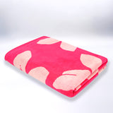 serviette de plage éponge velours jacquard flora rose 90x170cm 400g/m² douce et absorbante, idéale piscine, plage ou salle de bain.