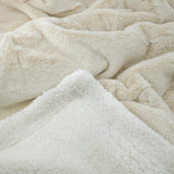 zoom couverture cocoon beige clair 220x240 cm, 610g/m² recto imitation lapin et verso imitation mouton, ultra douce pour un confort chaleureux