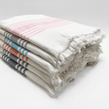 fouta doublée éponge karabuk 140x180 cm XL 100 % coton 380 g/m², épaisse et absorbante, idéale pour la plage, piscine ou salle de bain et en paréo.