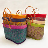 pile panier artisanal antaly taille GM avec bordure rabane unie et poignées cuir, fibres naturelles, dimension 30×56×23 cm.
solide, idéal pour les courses ou la plage.