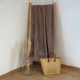 serviette de bain éponge velours unie classy taupe 90x180 cm, 100 % coton, 500 g/m², légère et absorbante, idéale salle de bain, piscine et plage