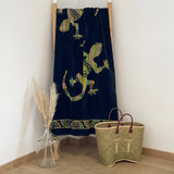 Serviette de plage éponge Velours Jacquard Irvine 75x150cm 100 % coton, douce, absorbante et légère, idéale pour plage et piscine.