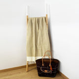 fouta traditionnelle nid d’abeille athena taupe 100x200 cm ou 200x200 cm 100 % coton 190 g/m², absorbante, légère et peu encombrante pour la plage ou la maison. Se transforme en paréo.