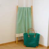fouta traditionnelle nid d’abeille yadara vert émeraude 100x200 cm ou 200x200 cm 100 % coton 190 g/m², absorbante, légère et peu encombrante pour la plage ou la maison. Se transforme en paréo