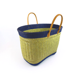 panier artisanal baly GM aravola luxe bleu marine bordure rabane en fibres naturelles, avec bande rabane unie, solide et polyvalent. dimensions 55×20×35cm, avec poche intérieure, idéal pour courses, plage, piscine ou ville.