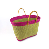 panier artisanal baly GM aravola luxe fuchsia bordure rabane en fibres naturelles, avec bande rabane unie, solide et polyvalent. Dimensions 55×20×35cm cm, avec poche intérieure, idéal pour courses, plage, piscine ou ville.