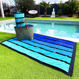 serviette de plage éponge velours jacquard happy blue taille L 100x175cm légère et absorbante, séchage rapide, parfaite pour plage, piscine ou sport.