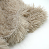 zoom plaid longwool beige taupe 130x170 cm imitation fourrure à poils longs, 450g/m², ultra doux et élégant pour sublimer et réchauffer votre canapé
