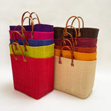 panier artisanal belo GM fibres naturelles aravola tressé, coins et poignées cuir dimensions 40x20x30 cm fond renforcé, idéal pour le marché ou la plage